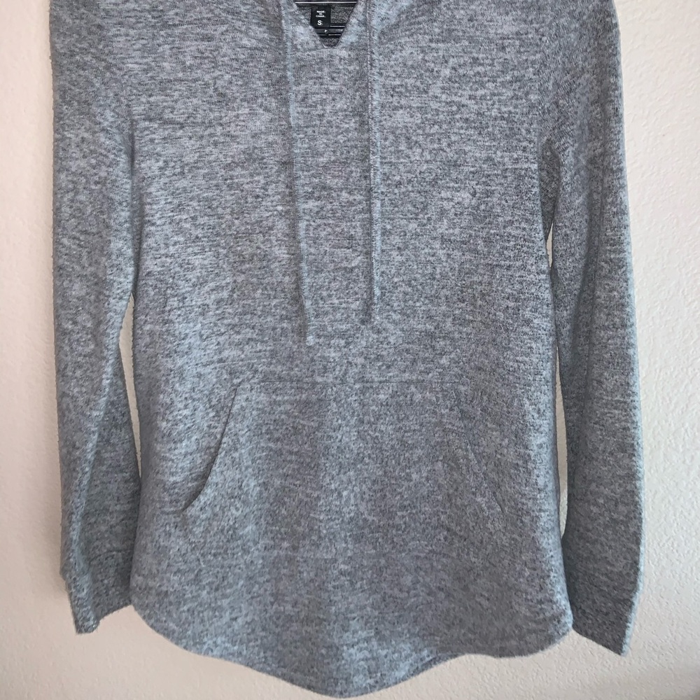 Long sleeve hoodie light grey
